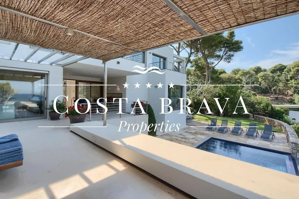 Villa En Primera Linea De Mar En La Bahia De Aiguablava Begur Spanien