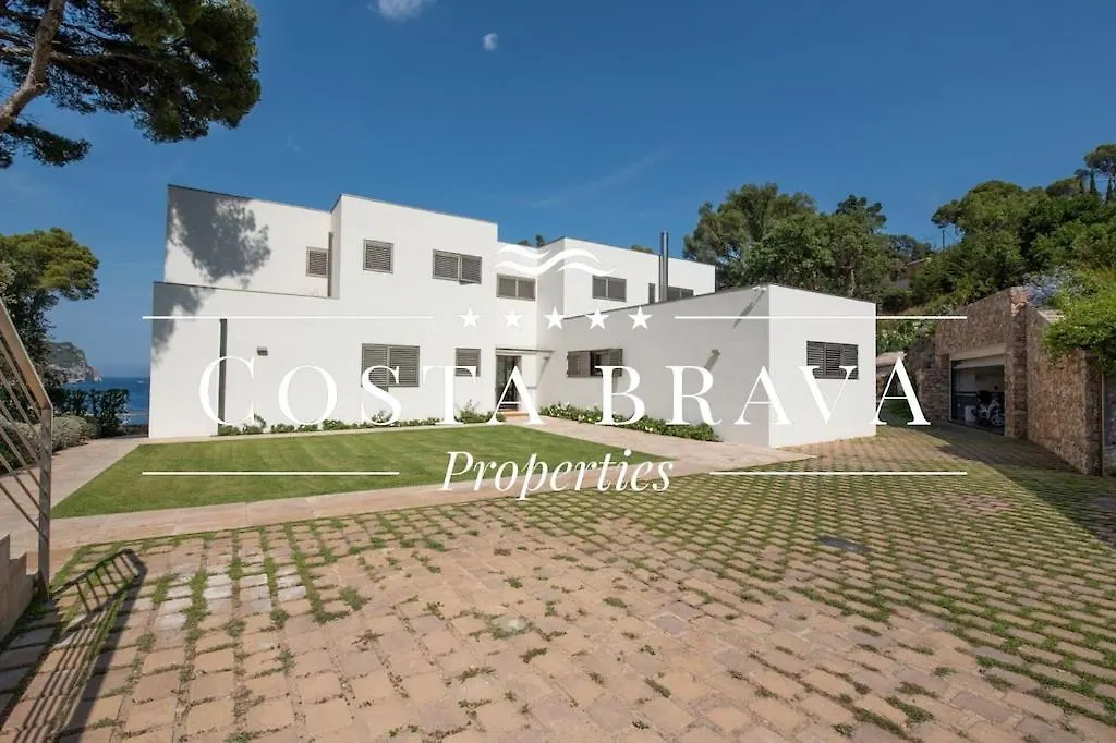 Villa En Primera Linea De Mar En La Bahia De Aiguablava Begur